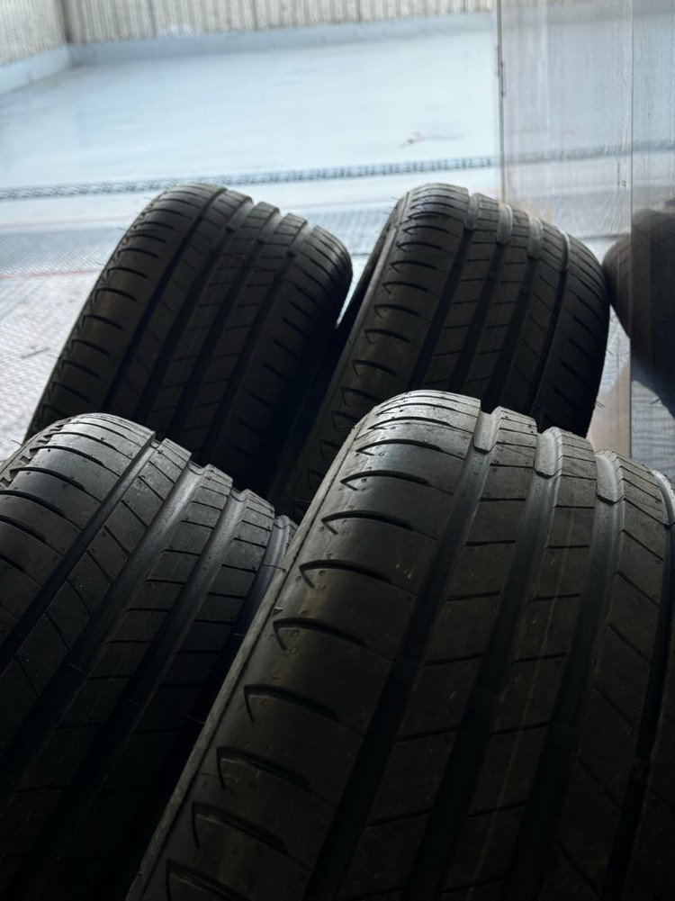 브리지스톤 신품급 타이어 225 45 18 이미지