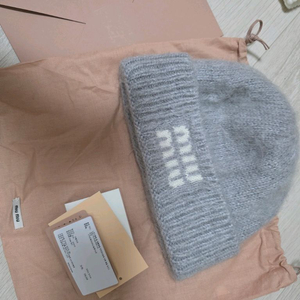 미우미우 비니 m