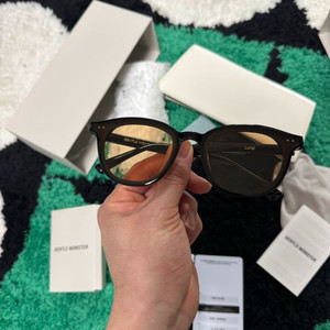 젠틀몬스터 랭 오렌지틴트 선글라스 팝니다