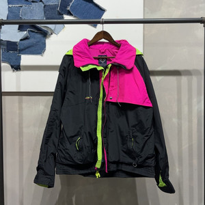 (105) 콜롬비아 올드스쿨 아웃도어 배색 후드 바람막이 자켓