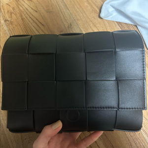 보테가베네타 카세트백 이미지