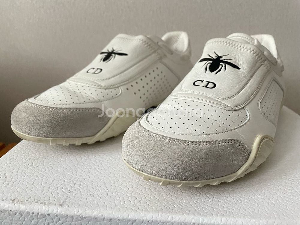 정품 디올 D-Bee 화이트 스니커즈 37.5--6