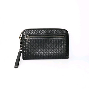 보테가베네타 인트레치아토 블랙 스트랩 클러치백