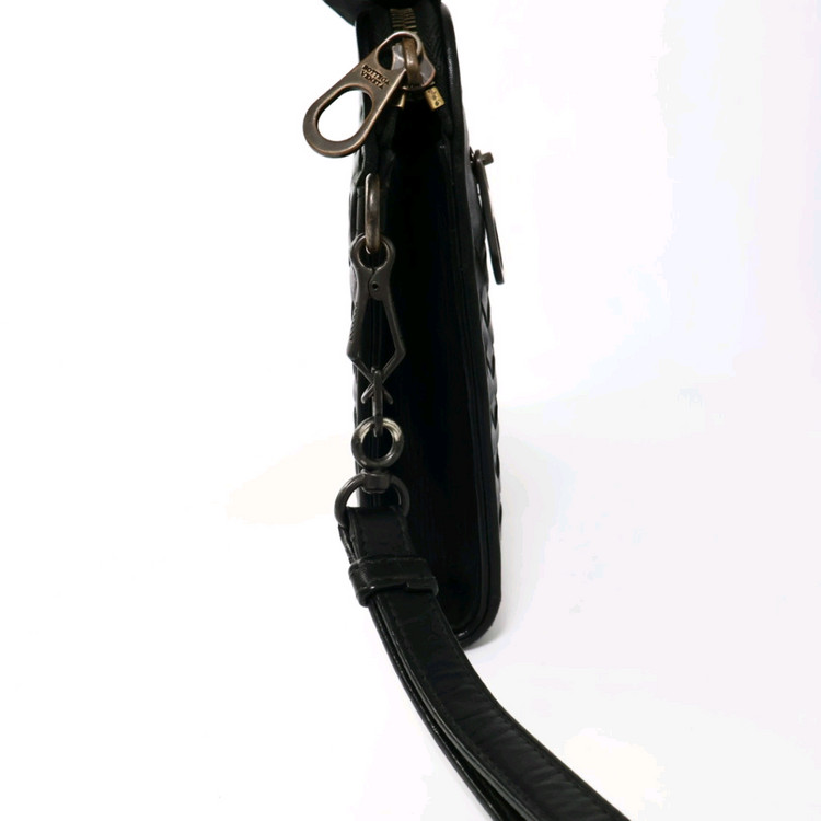 보테가베네타 인트레치아토 블랙 스트랩 클러치백--4