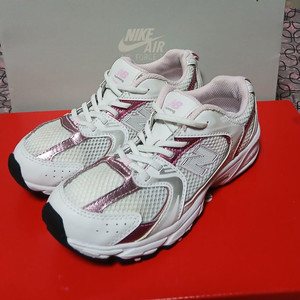 뉴발란스키즈530 실버핑크200운동화 거의새거24년1월