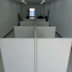 파티션 책상 의자 원탁 작업탁자 철제캐비넷 철재옷장 서랍 책장 수납장 테이블