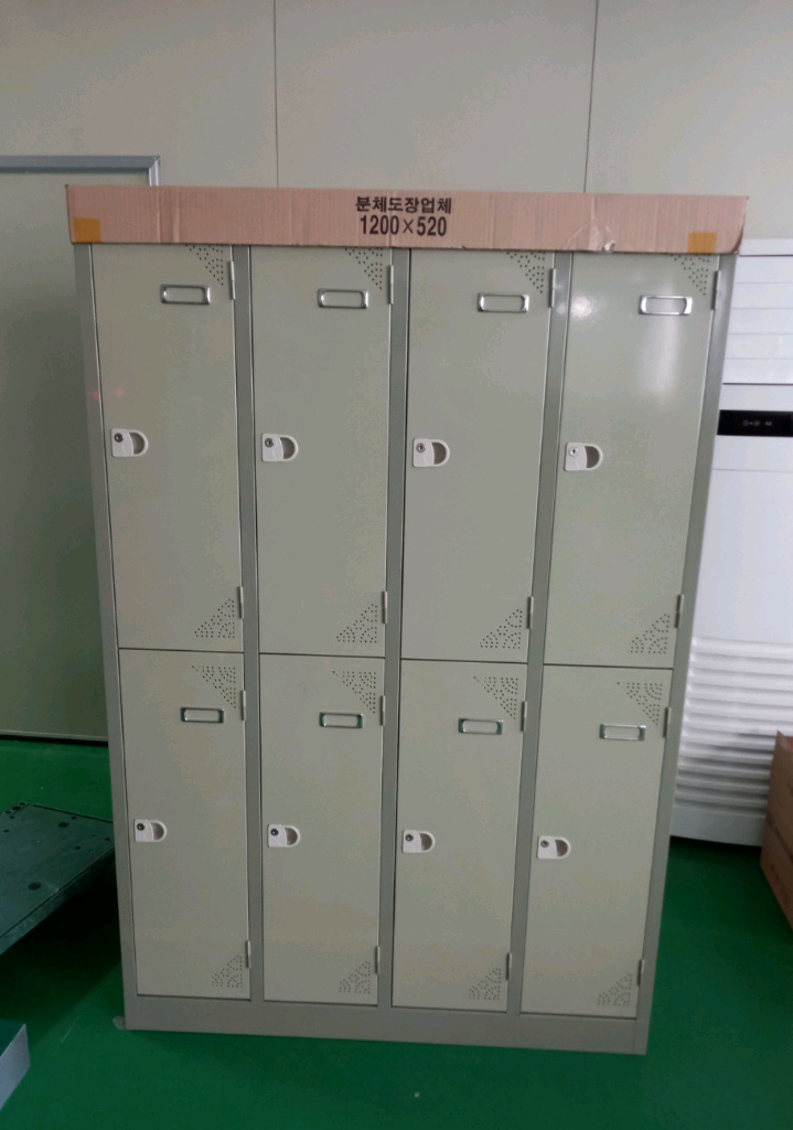 파티션 책상 의자 원탁 작업탁자 철제캐비넷 철재옷장 서랍 책장 수납장 테이블 이미지