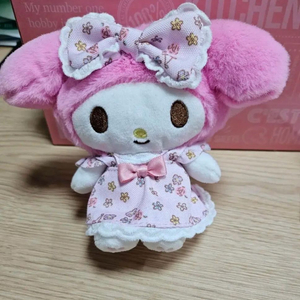 산리오)마이멜로디 피아노 마스코트 인형 이미지