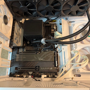 7950x3d ssd pci4.0 2테라 ssd rog 반본체 컴퓨터