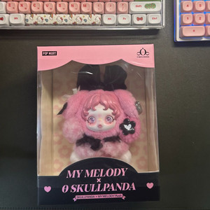 팝마트 스컬판다 x 마이멜로디 인형키링 미개봉 이미지
