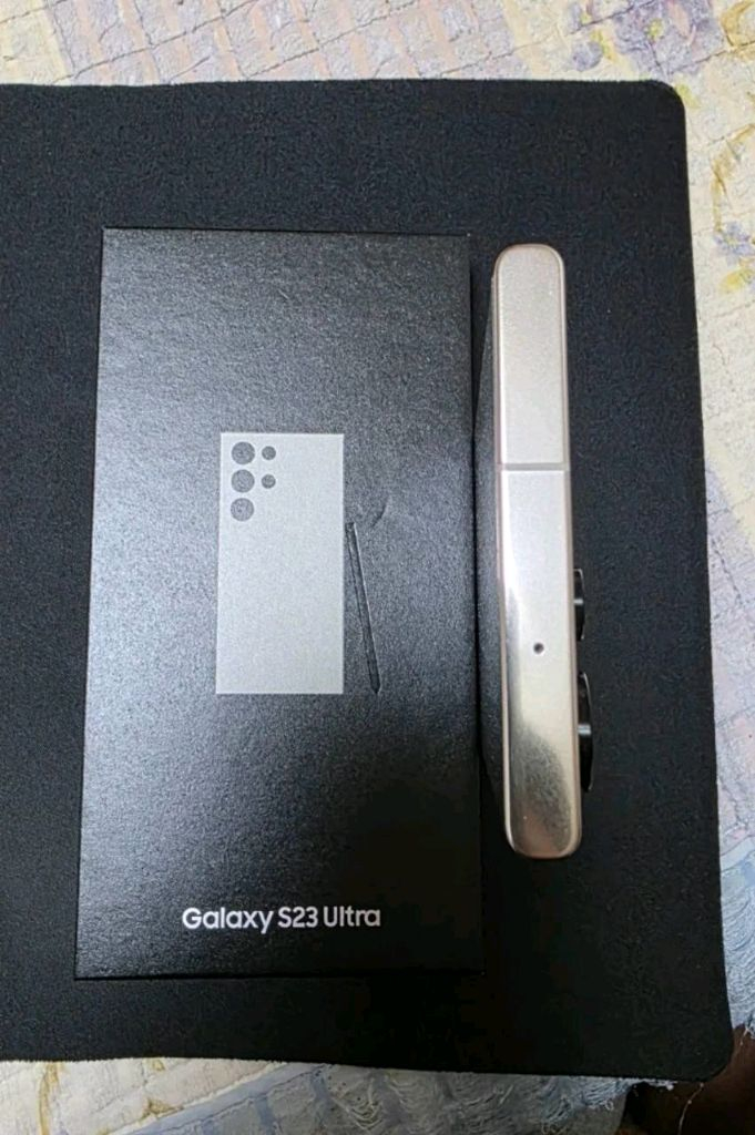 갤럭시 S23 울트라 512G 크림색 이미지