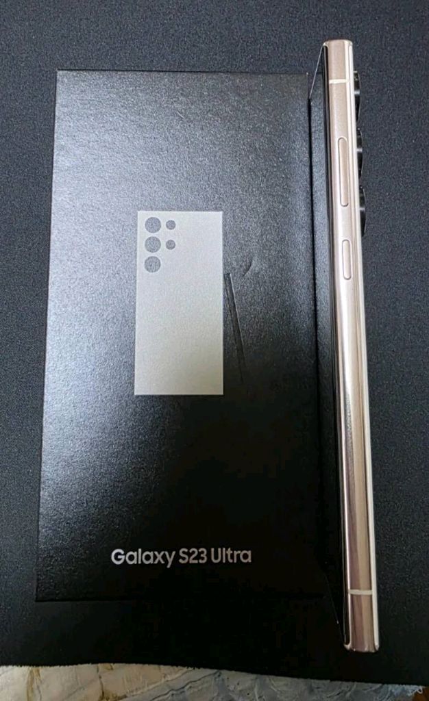 갤럭시 S23 울트라 512G 크림색 이미지