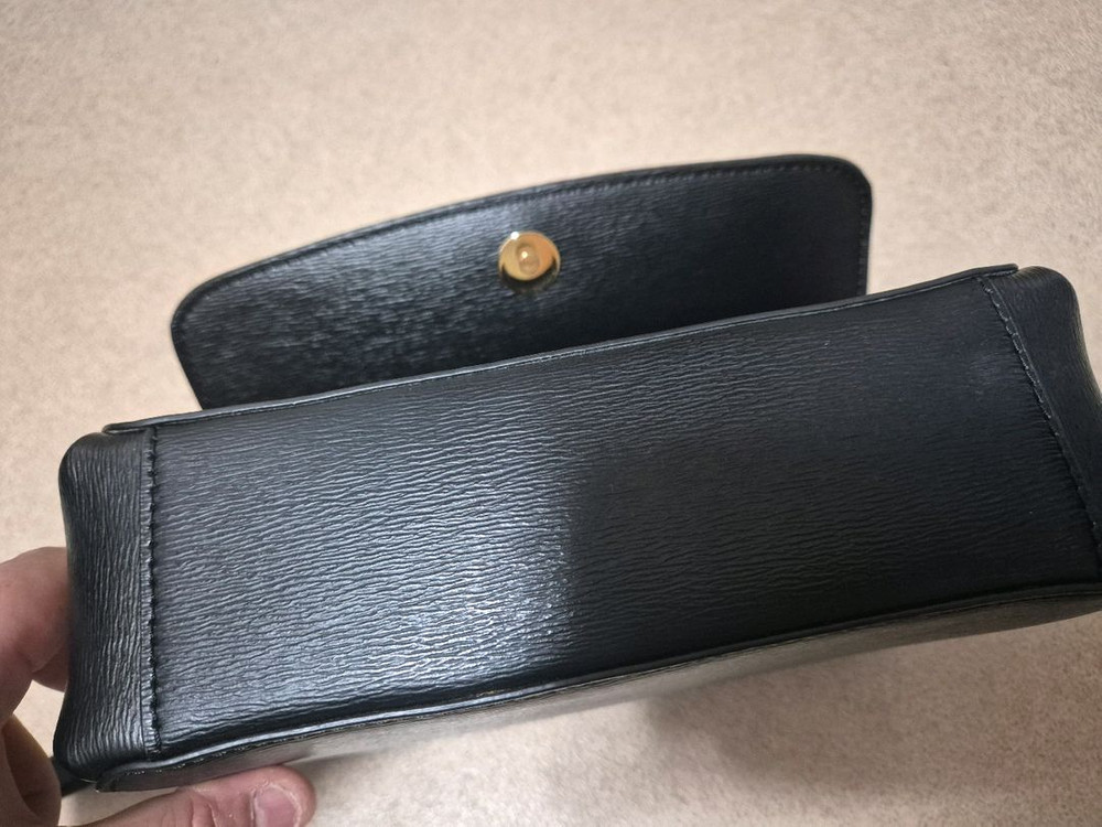 DKNY 가죽 크로스백--1