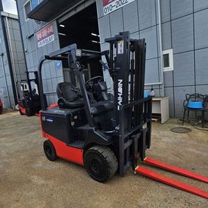귀한 저상형 니찌유 좌식 1.5톤 전동지게차 3M 550만 (자체높이199CM)