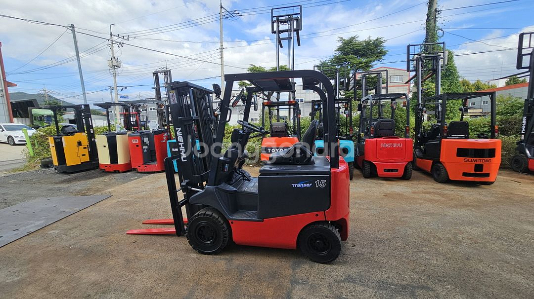 귀한 저상형 니찌유 좌식 1.5톤 전동지게차 3M 550만 (자체높이199CM)--3