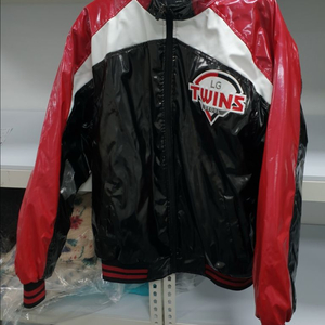 엘지트윈스 유광잠바 점퍼 110사이즈 팝니다 이미지