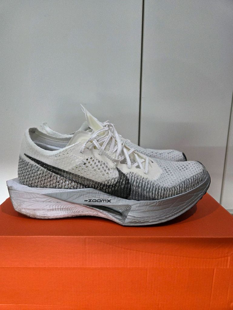 275 나이키 줌 베이퍼플라이 넥스트% 3 화이트 그레이 이미지