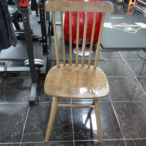 원목 나무 의자