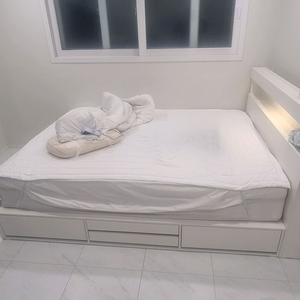 !오늘 저녁까지 판매 눕 이지 LED 조명 4단 수납 침대 프레임!