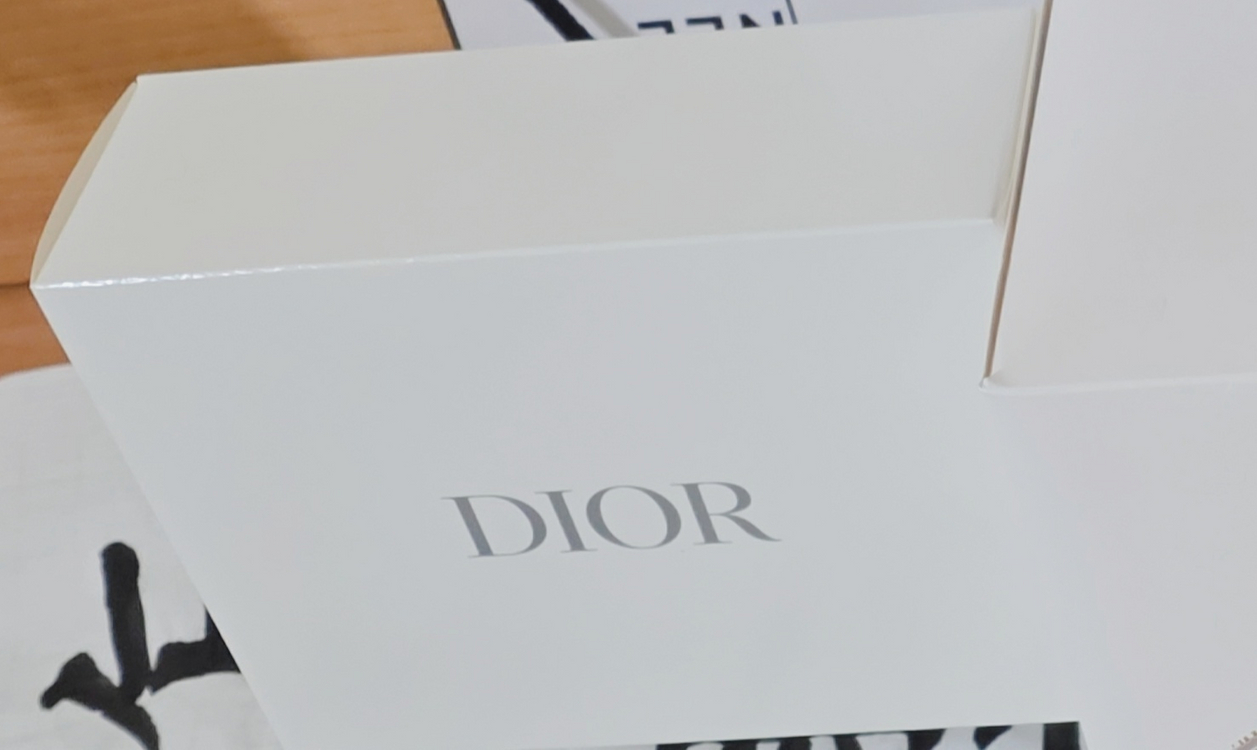 디올 뷰티 레드 파우치--3