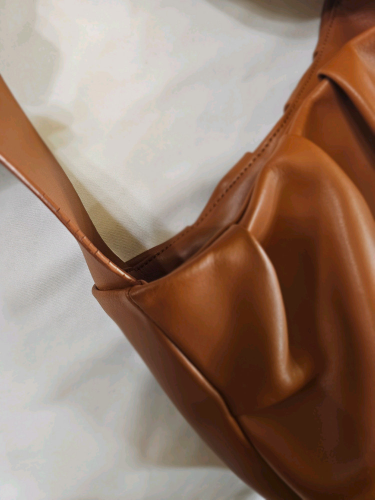 HOZE GABBY TAN 호재 호제 개더링 개비 호보백 숄더백 브라운--7