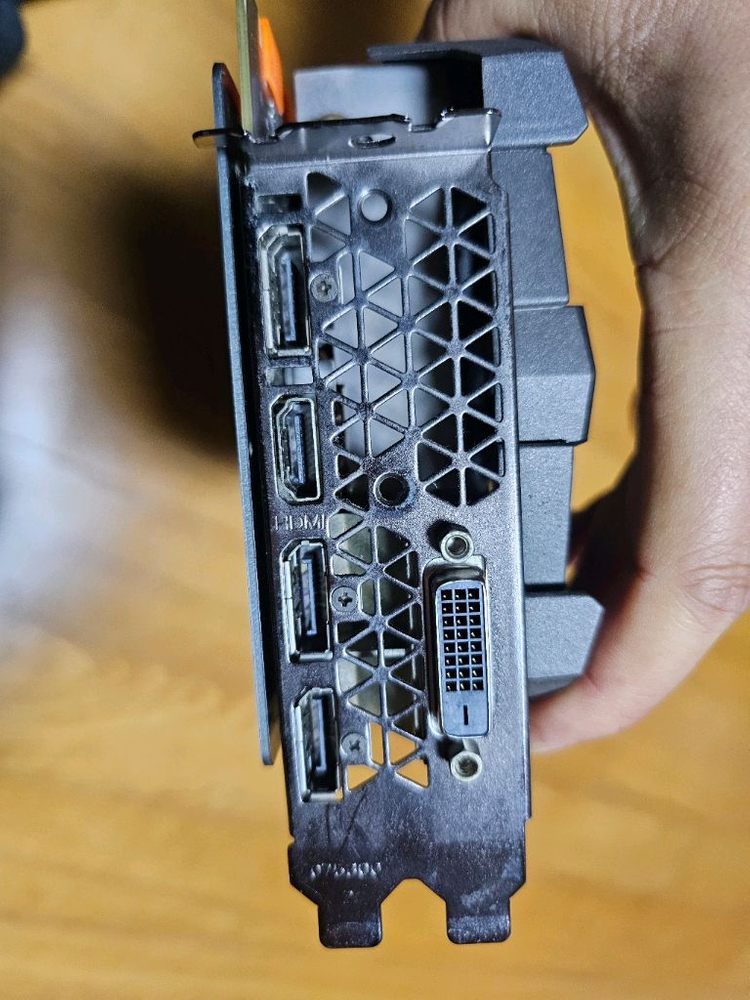 조텍 GTX 1070 8GB 판매--2