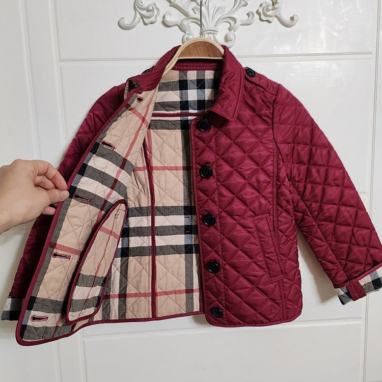 새상품급 (130호) 8y 버버리칠드런 누빔 퀼팅 자켓 / 여아 주니어 몽클레어 구찌 디올 셀린느 펜디--3