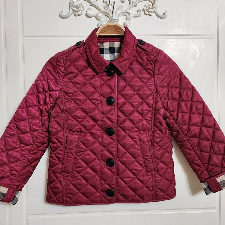 새상품급 (130호) 8y 버버리칠드런 누빔 퀼팅 자켓 / 여아 주니어 몽클레어 구찌 디올 셀린느 펜디--4