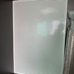 철제타공판 책상파티션 900*600 화이트 팝니다.