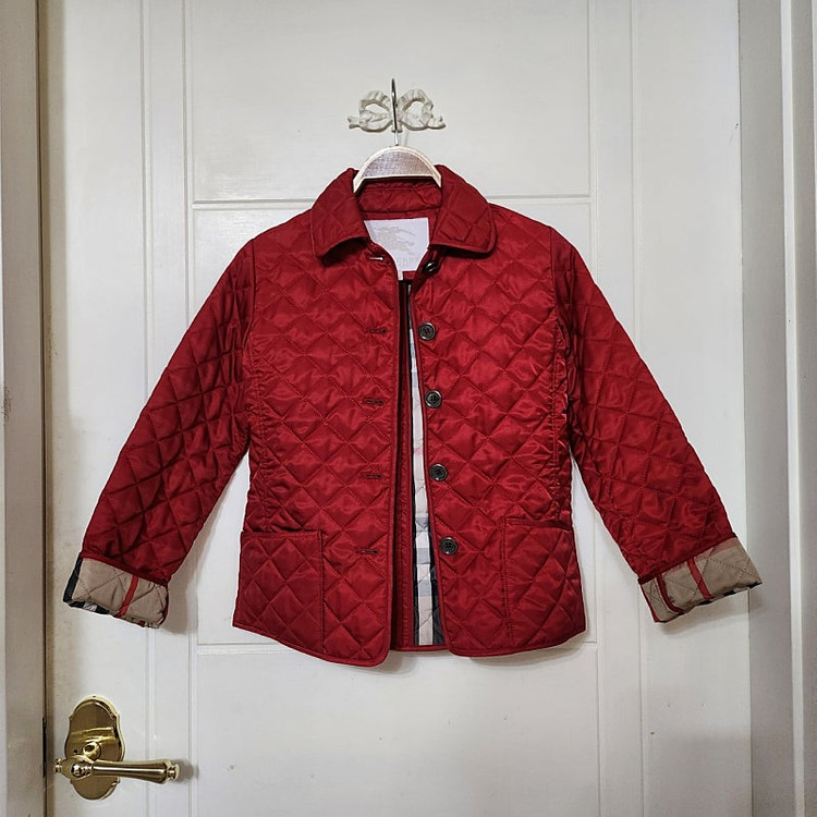 새상품급 (130호) 8y 버버리칠드런 누빔 퀼팅 자켓 / 여아 주니어 몽클레어 구찌 디올 셀린느 펜디--1