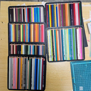 프리즈마 색연필 150색