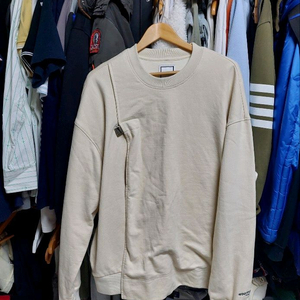 우영미 아이보리 절개 맨투맨 티셔츠 48