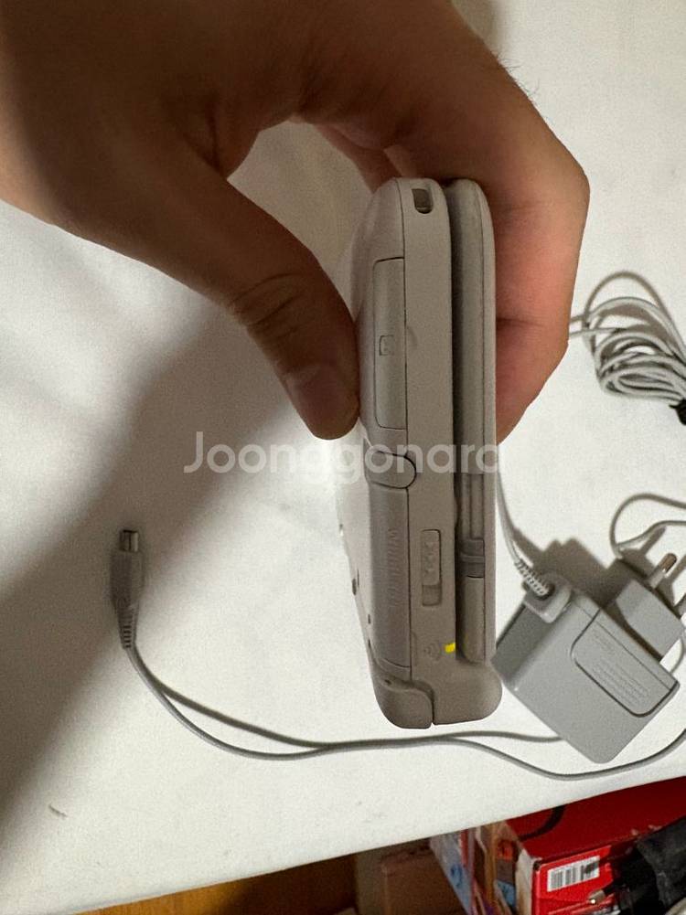 닌텐도3ds xl 화이트(포뱅포함) 판매합니다--6