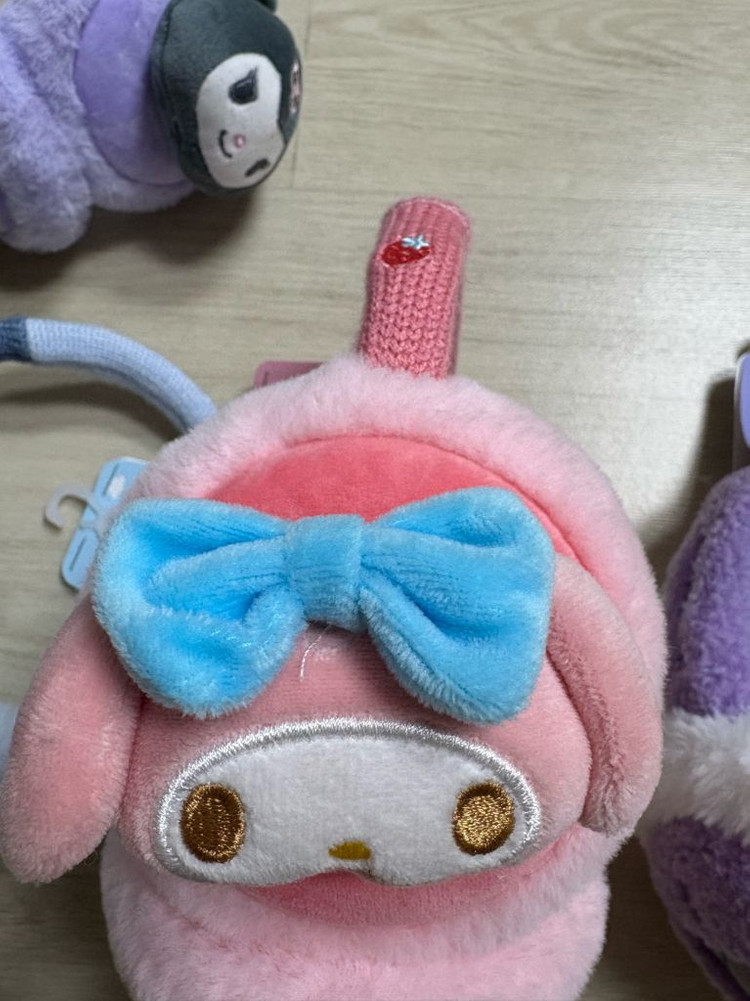 산리오 털귀마개 시나모롤 마이멜로디 쿠로미 인형 얼굴 귀도리 방한템 이미지