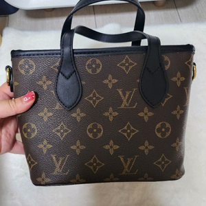 류이비툥 미니 크로스백 새상품