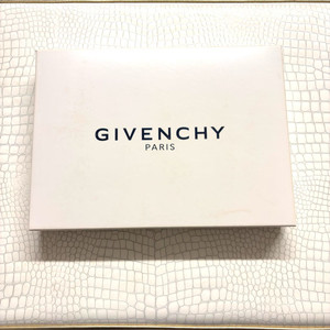 지방시 블랙 3스타 클러치백