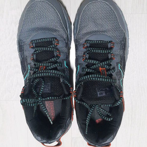 뉴발란스 트레일 러닝화 410V6 265mm