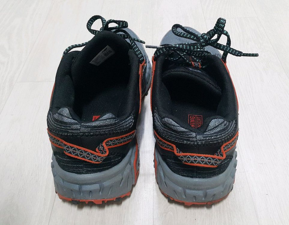 뉴발란스 트레일 러닝화 410V6 265mm--3