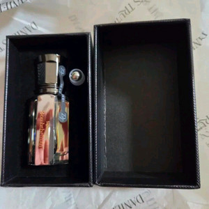 다니엘트루스 시그니처 밤쉘루스