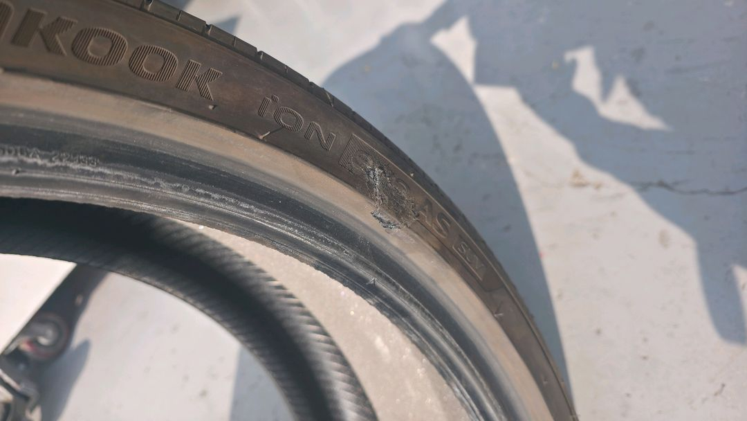 265/35R22 중고타이어 265 35 22 아이온에보 이미지