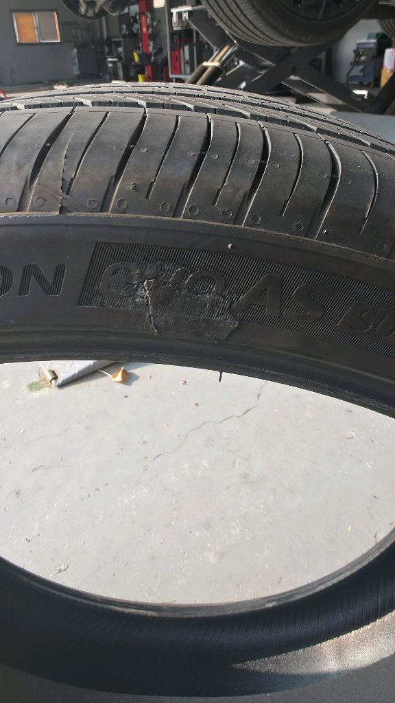 265/35R22 중고타이어 265 35 22 아이온에보 이미지