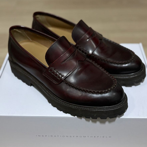 바나나핏 로퍼 255사이즈 판매