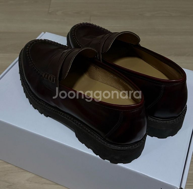 바나나핏 로퍼 255사이즈 판매--1