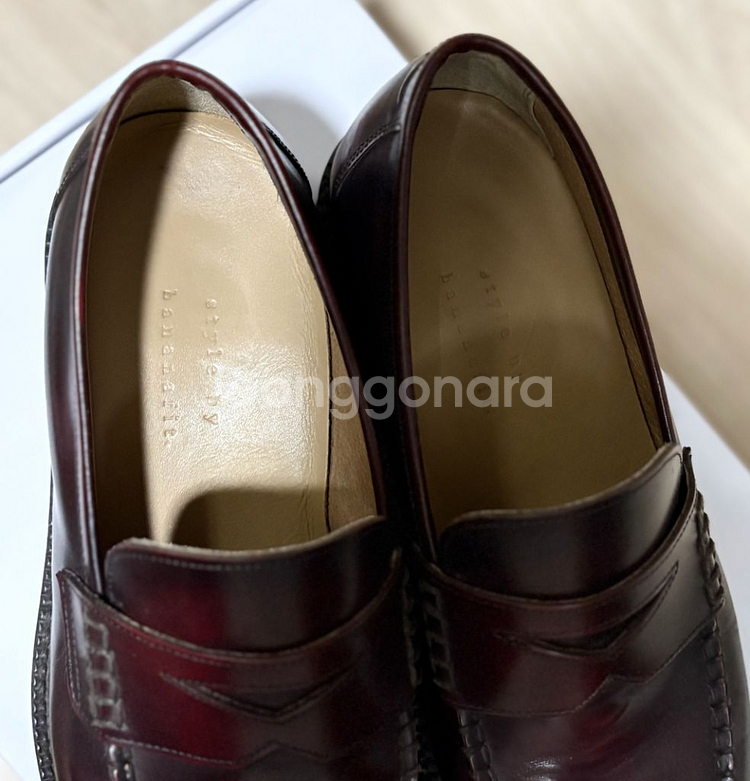 바나나핏 로퍼 255사이즈 판매--2