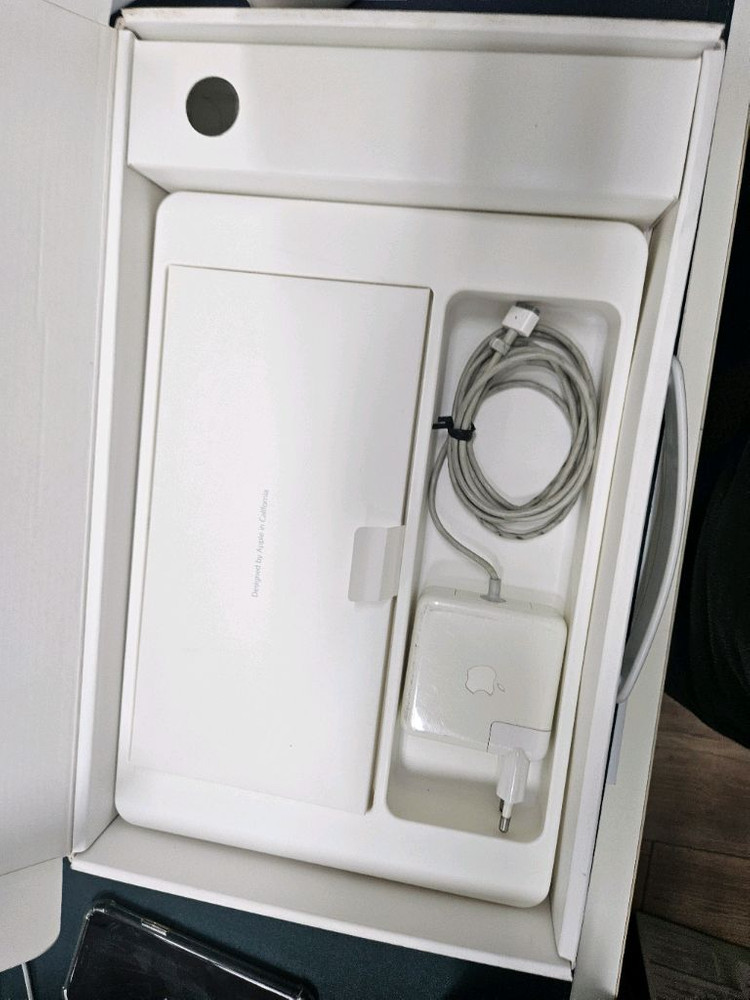 애플 화이트 맥북--2