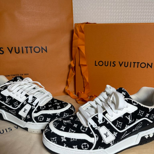 루이비통 모노그램 벨벳 트레이너 8.5size