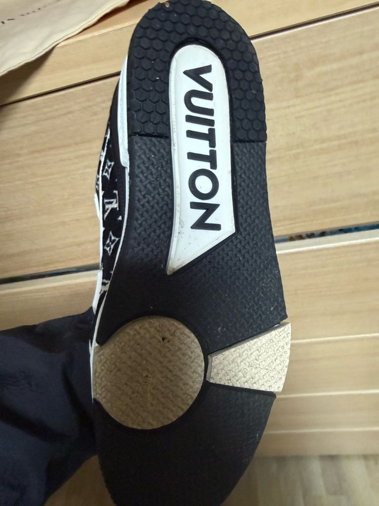 루이비통 모노그램 벨벳 트레이너 8.5size--2