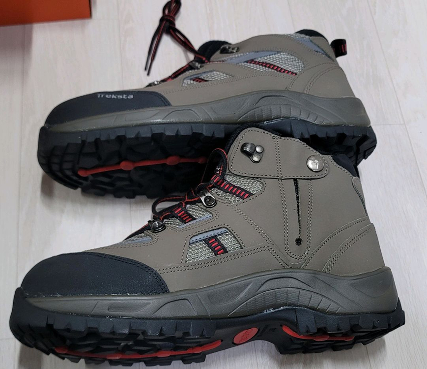 안전화 285사이즈 새상품팝니다. 트랙스타 하이브--3