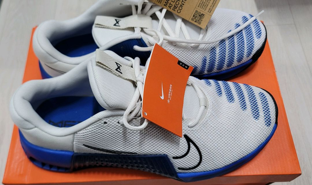 나이키 매트콘9 새상품 팝니다. 290사이즈--1