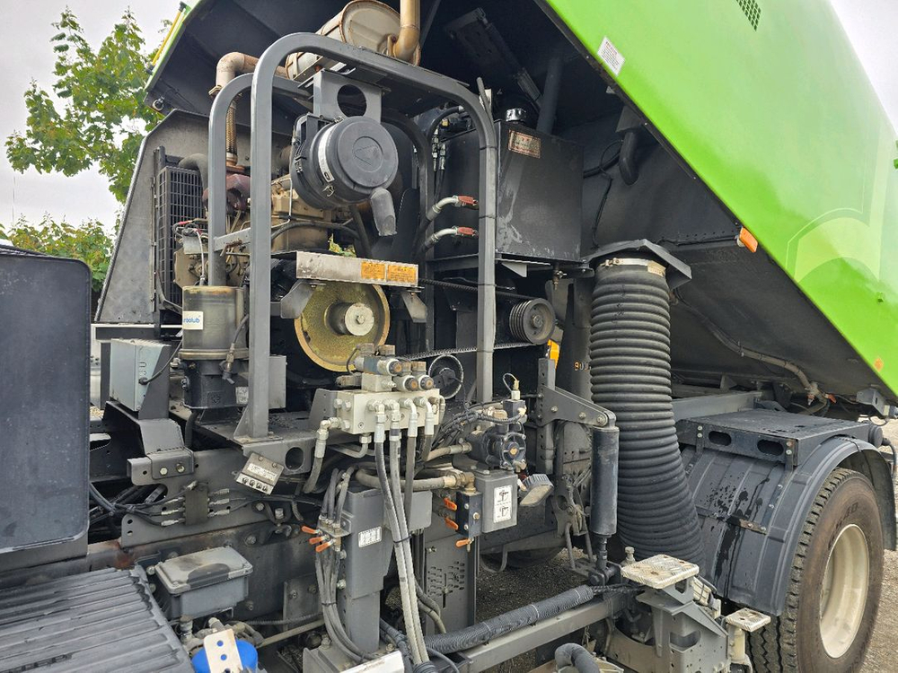 8.5톤노면청소차 3대 진공흡입청소 중고노면청소 이미지